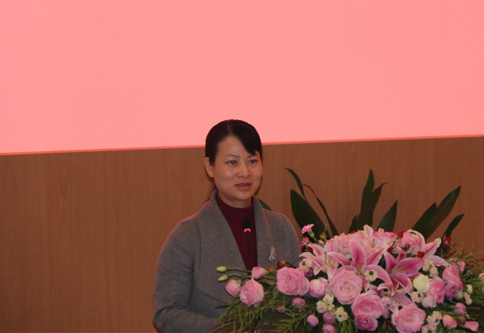 3羅紅玲局長(zhǎng)發(fā)表講話.png